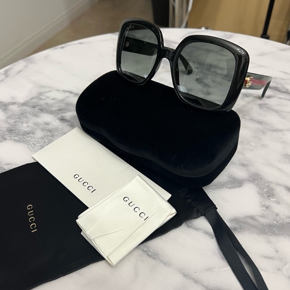 GUCCI Sherry Line Black Frame Oversized Sunglasses - Picture 4 of 11